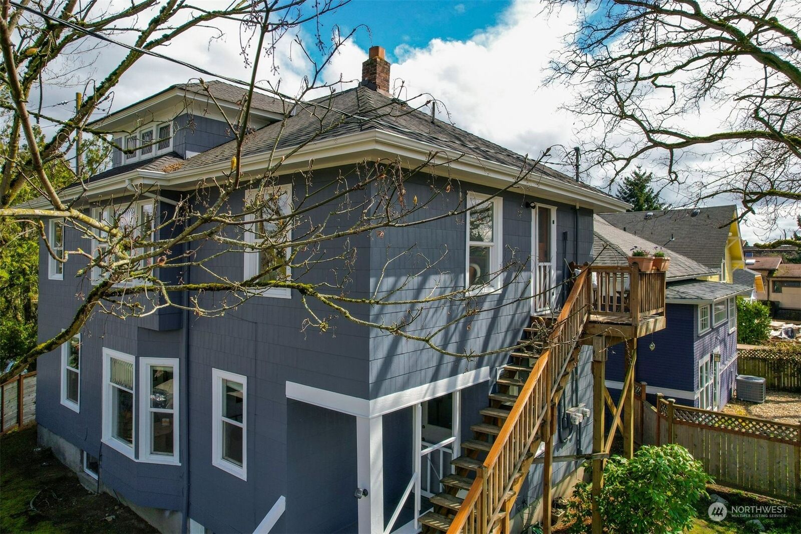 Property Photo: 4757 Thackeray Place NE WA 98105