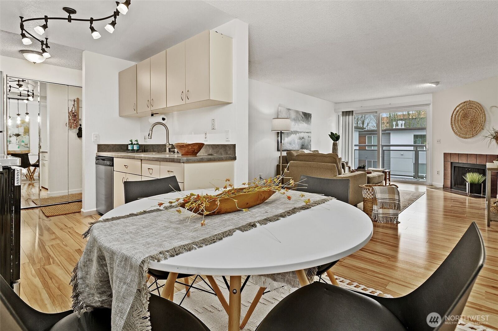 Property Photo:  10501  8th Avenue NE 406  WA 98125 