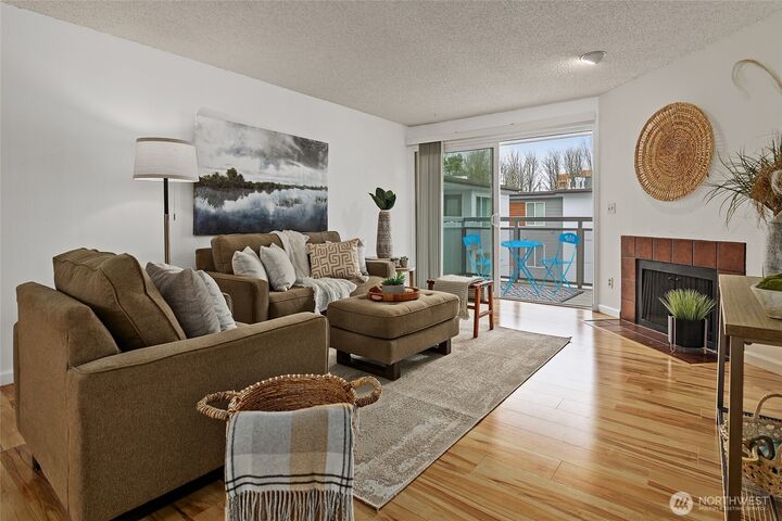 Property Photo:  10501  8th Avenue NE 406  WA 98125 